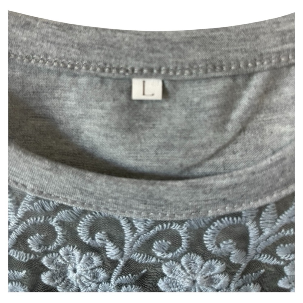 Gray Sleeveless Knit Top with Floral Lace Yoke l Size Large l Poshmark - Picture 3 of 6